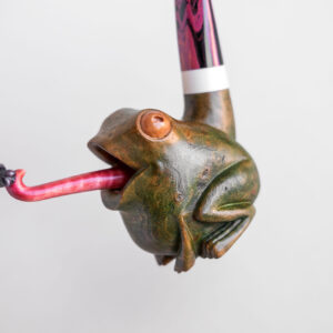 Hand carved frog smoking pipe, sculpted in briar by Arcangelo Ambrosi