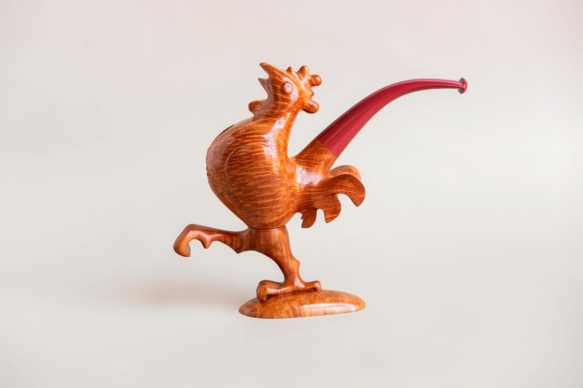 Rooster pipe, a sculptural smoking pipe hand crafted in briar by Arcangelo Ambrosi