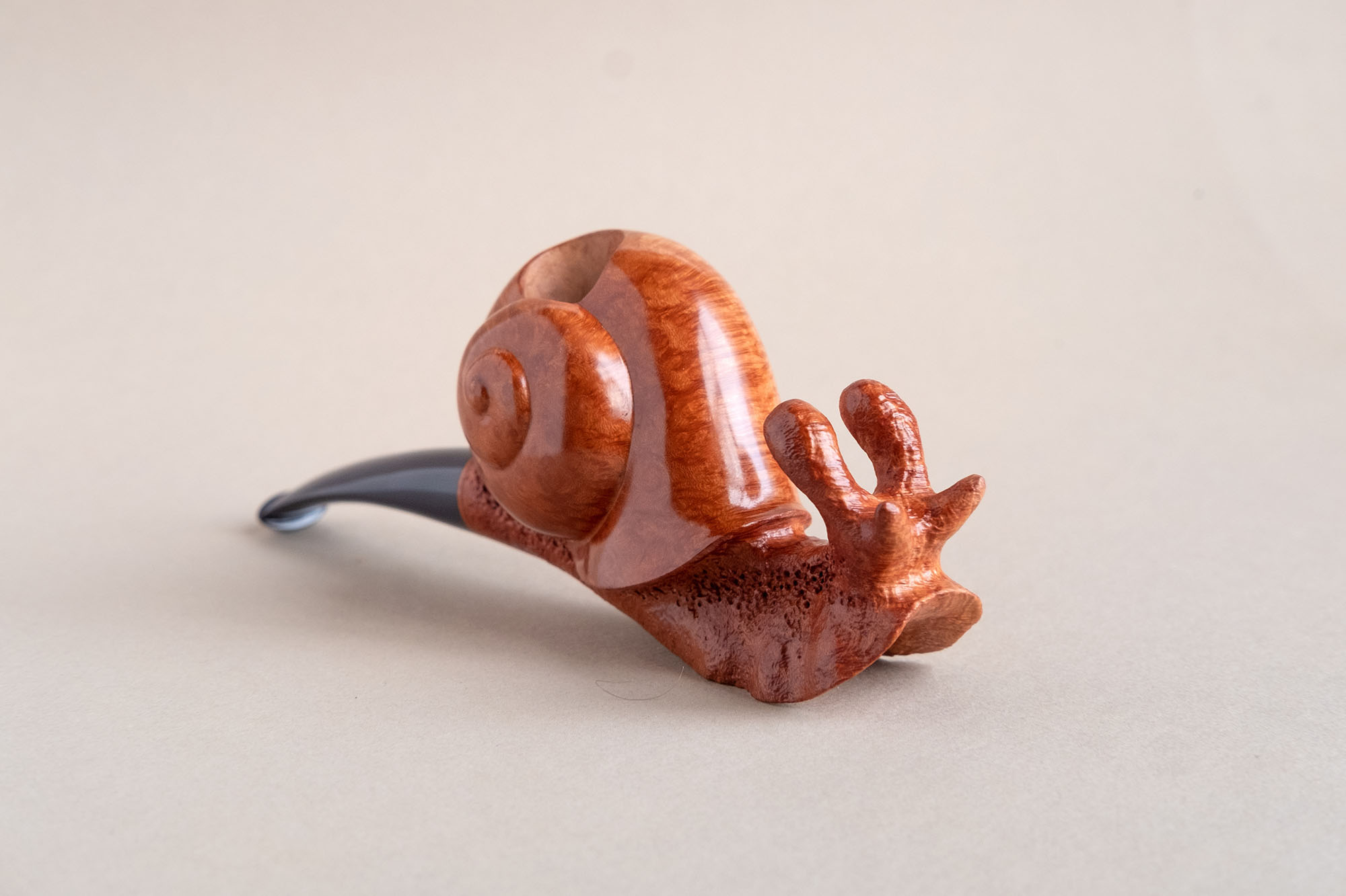 Snail pipe, sculptural smoking pipe made of briar hand carved by Arcangelo Ambrosi