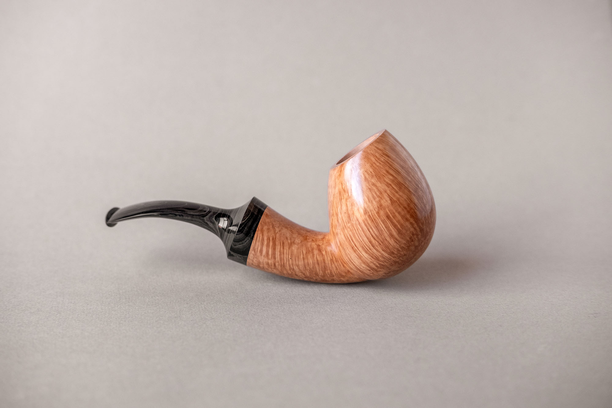 Egg tobacco pipe. briar and ebonite, hand crafted by Arcangelo Ambrosi