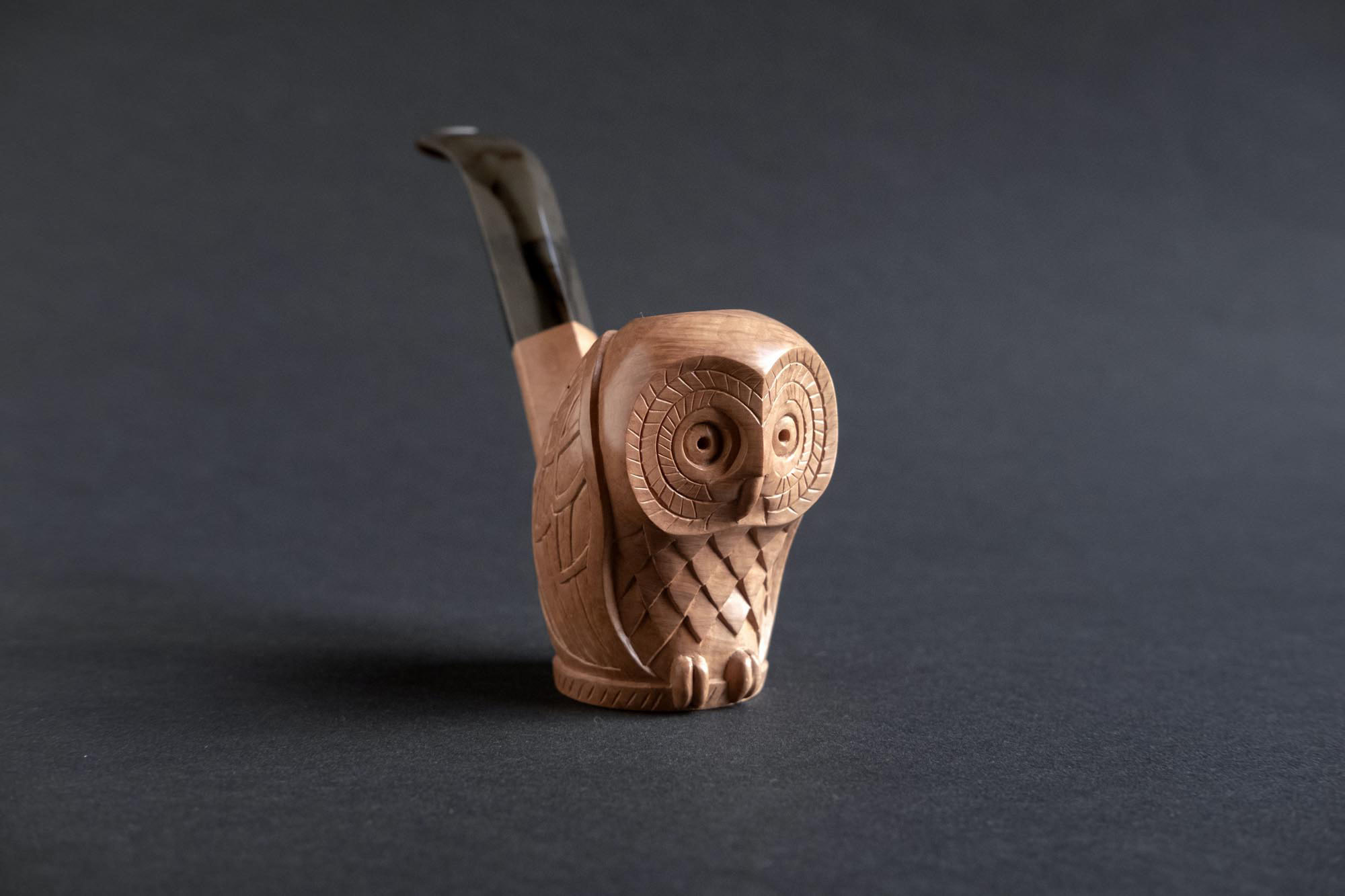 Great Grey Owl pipe, sculptural tobacco pipe hand carved by Arcangelo Ambrosi