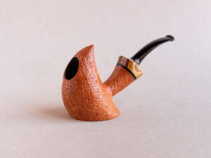 Ninja, signature model pipe crafted by Arcangelo Ambrosi. Variant with skateboard inlay.