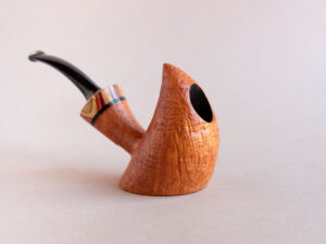 Ninja, signature model pipe crafted by Arcangelo Ambrosi. Variant with skateboard inlay.