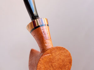 Ninja, signature model pipe crafted by Arcangelo Ambrosi. Variant with skateboard inlay.